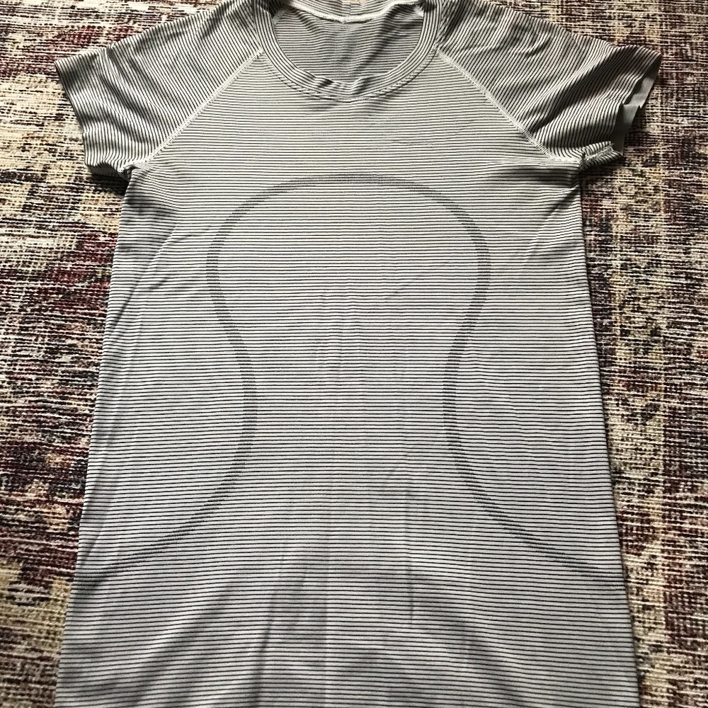 Lululemon swiftly top